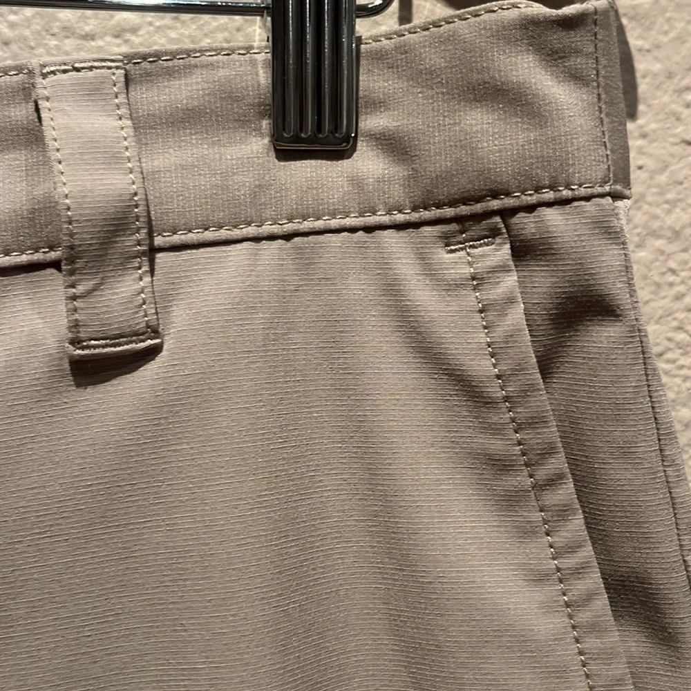 Banana Republic Men's Tan Shorts Performance Fabric Size 36